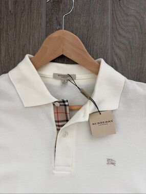 BNWT Brand New with tags Authentic Men cream Burberry Polo size small